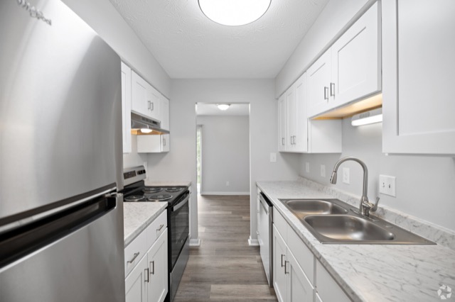 Wingate kitchen photo 2