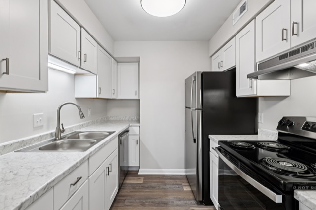 Wingate kitchen photo 4